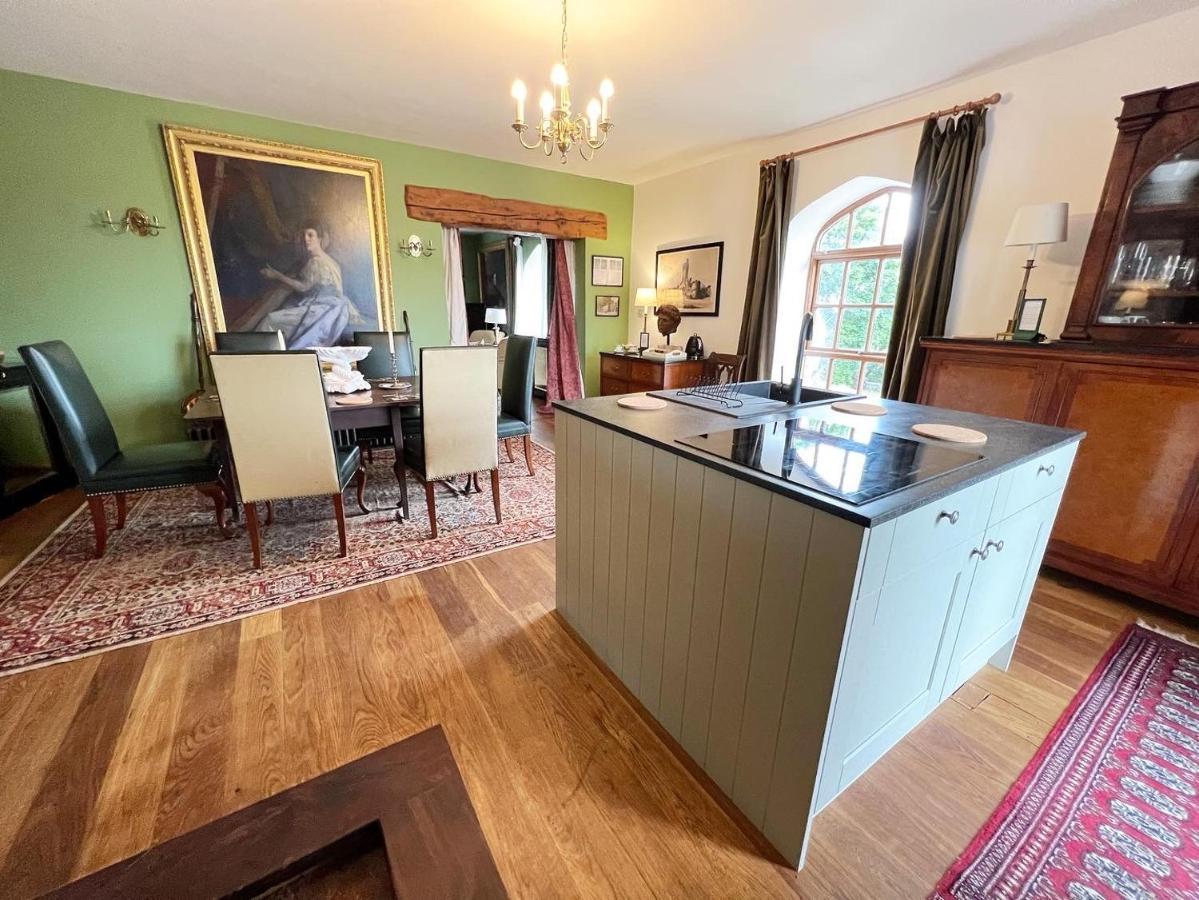 Tan-Yr-Ogo Gate Lodge, Gwrych Castle Llanddulas Esterno foto
